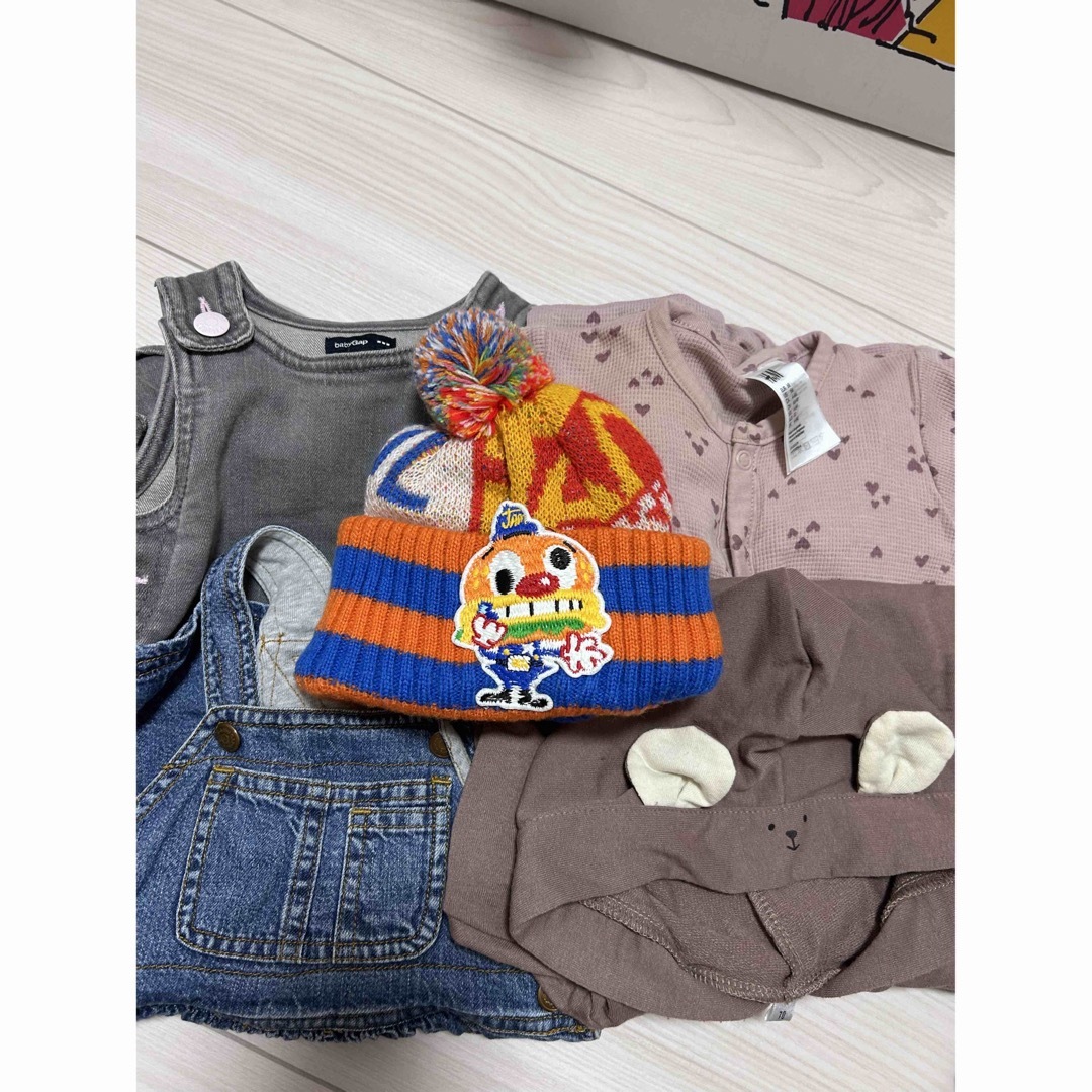 babyGAP(ベビーギャップ)の70cm 女の子セット　長袖秋冬服　ニット帽 キッズ/ベビー/マタニティのベビー服(~85cm)(その他)の商品写真