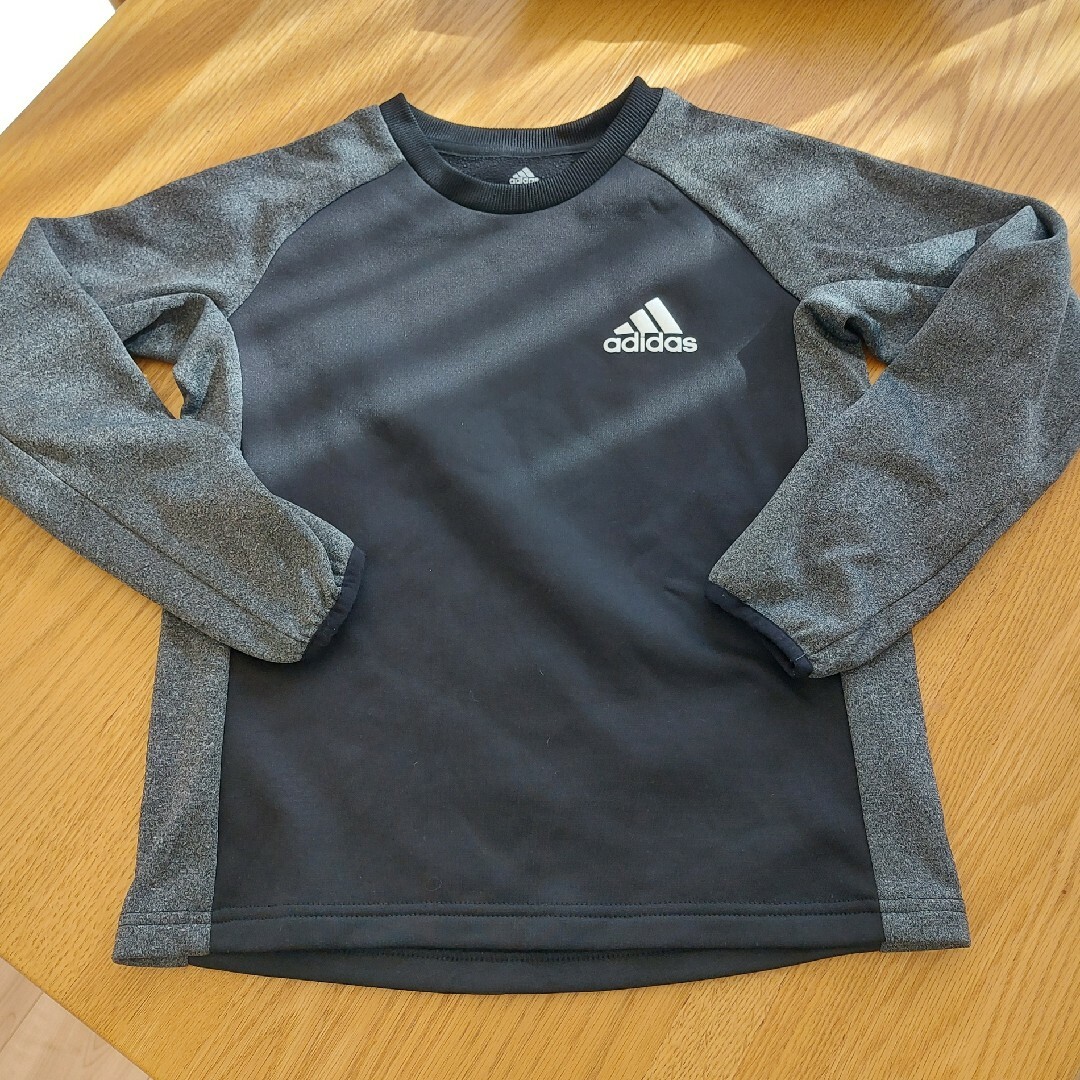 adidas(アディダス)のadidasスエットシャツ キッズ/ベビー/マタニティのキッズ服男の子用(90cm~)(Tシャツ/カットソー)の商品写真