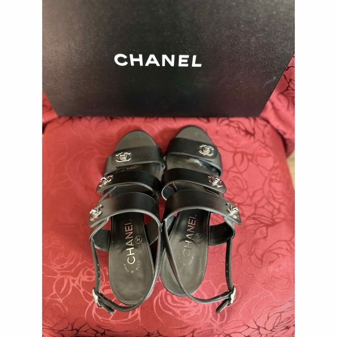 CHANEL(シャネル)のシャネル　CHANEL ターンロック　サンダル　23.5㎝ レディースの靴/シューズ(サンダル)の商品写真