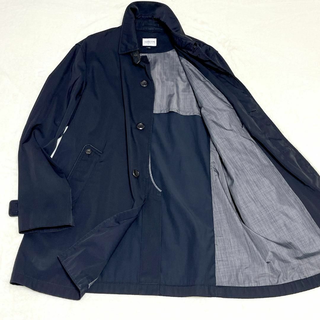 ARMANI COLLEZIONI(アルマーニ コレツィオーニ)のアルマーニコレツォーニ XL 黒 レザー飾り 高級 50 ステンカラーコート メンズのジャケット/アウター(ステンカラーコート)の商品写真