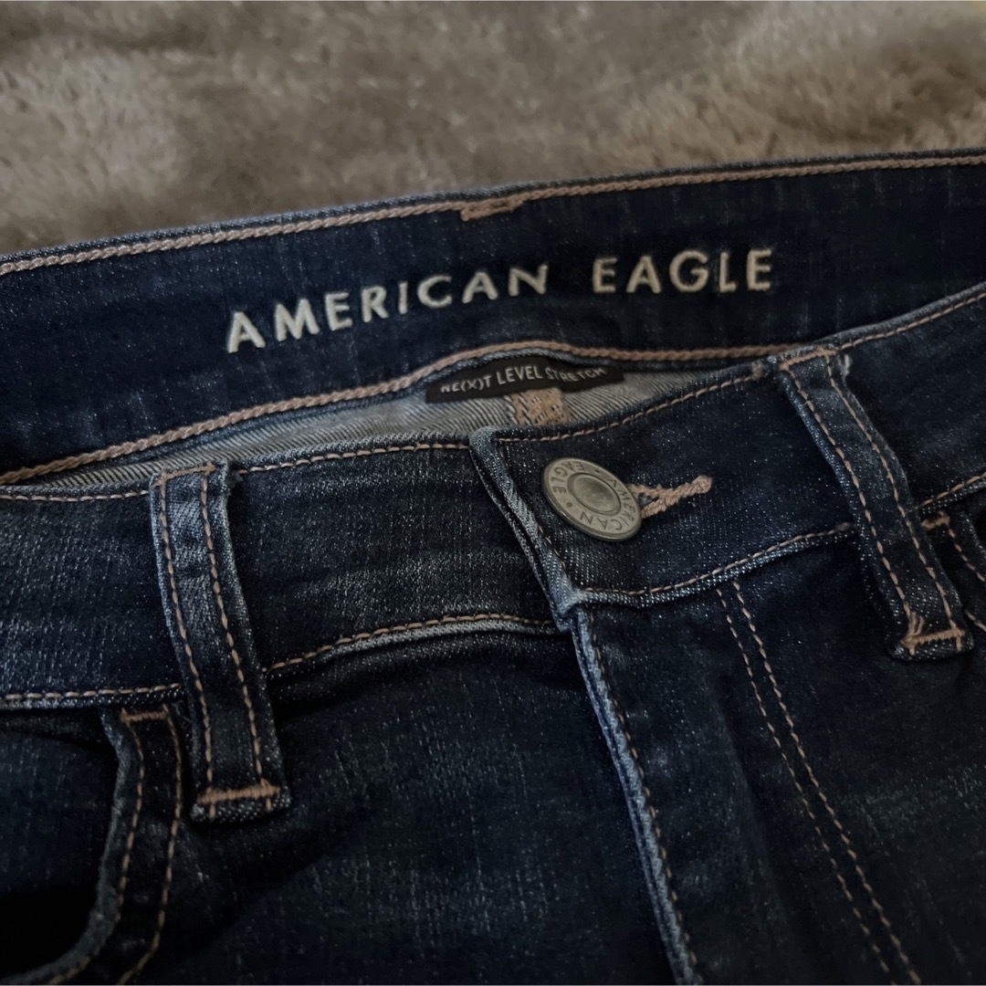 American Eagle(アメリカンイーグル)の【美品】アメリカンイーグル ダメージ デニム  ジーンズ ショート レディースのパンツ(デニム/ジーンズ)の商品写真