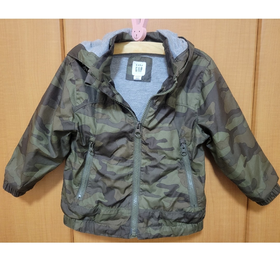 babyGAP(ベビーギャップ)のGAP ウインドブレーカー　ジャンパー　90 キッズ/ベビー/マタニティのキッズ服男の子用(90cm~)(ジャケット/上着)の商品写真