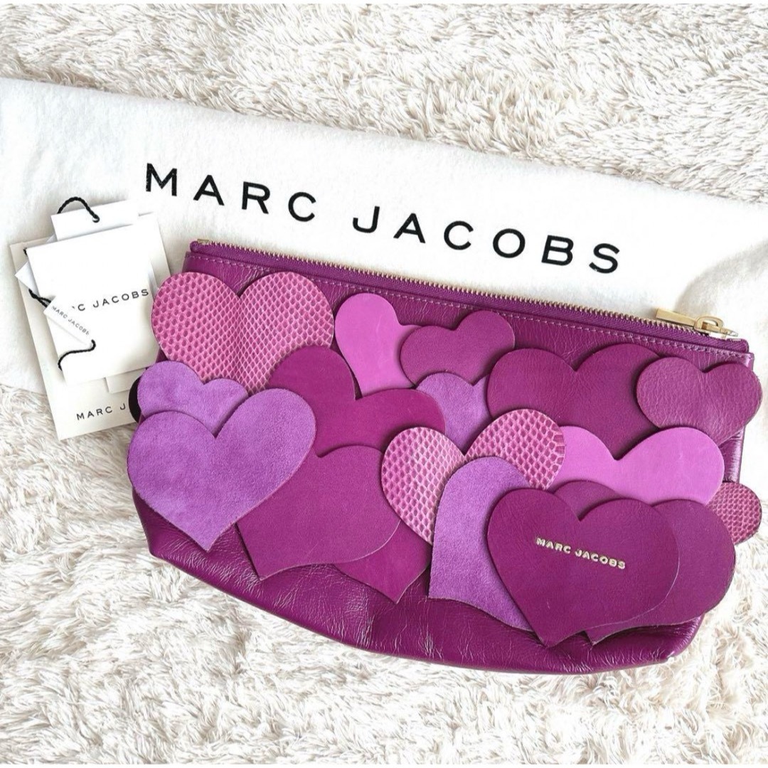 MARC JACOBS(マークジェイコブス)のMARC JACOBS☆マ－クジェイコブス ハ－トクラッチバッグ レディースのバッグ(クラッチバッグ)の商品写真