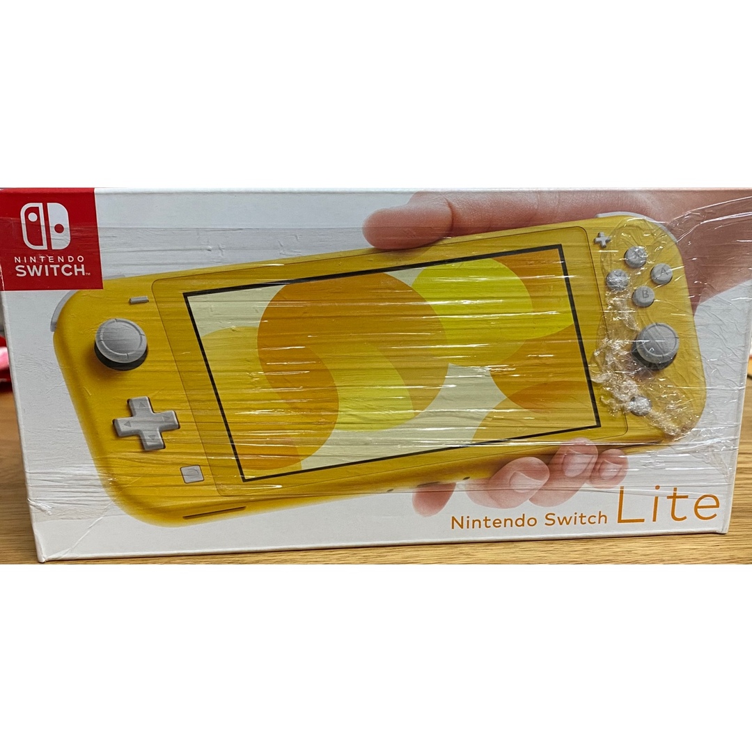 Nintendo Switch(ニンテンドースイッチ)のNintendo Switch　LITE　イエロー エンタメ/ホビーのゲームソフト/ゲーム機本体(携帯用ゲーム機本体)の商品写真