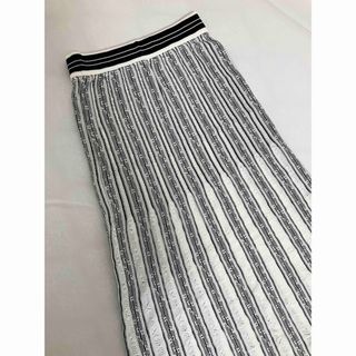 Itajime shibori pleated skirt white 1