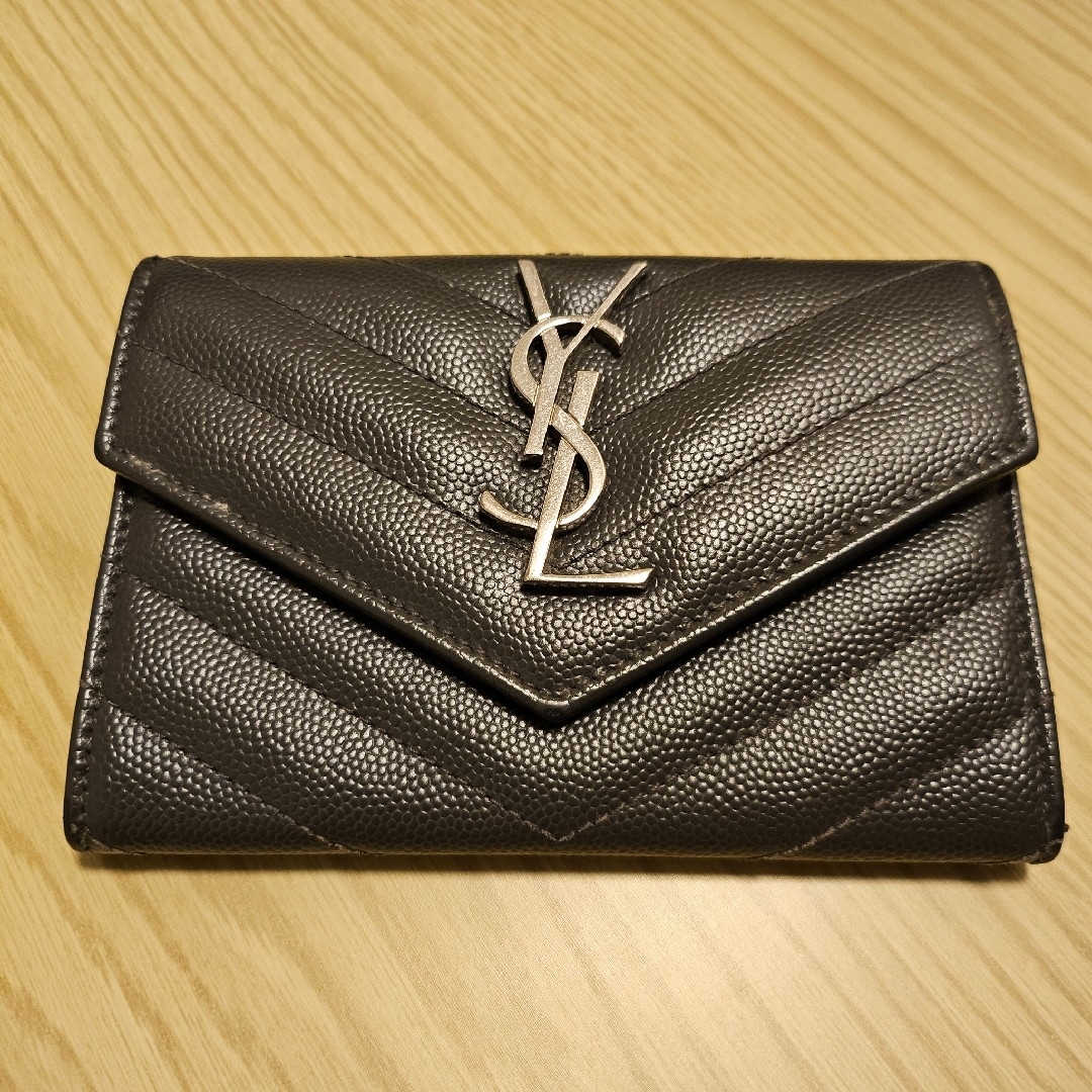 Yves Saint Laurent(イヴサンローラン)のサンローラン　パスケース　財布 レディースのファッション小物(パスケース/IDカードホルダー)の商品写真