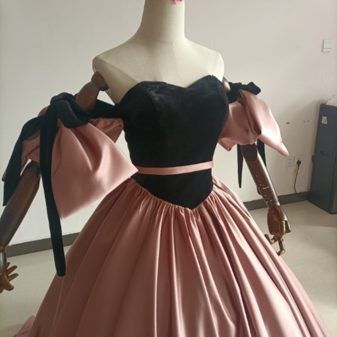 高品質！ピンク プリンセスライン カラードレス 取り外し袖 ベアトップ 披露宴 レディースのフォーマル/ドレス(ウェディングドレス)の商品写真