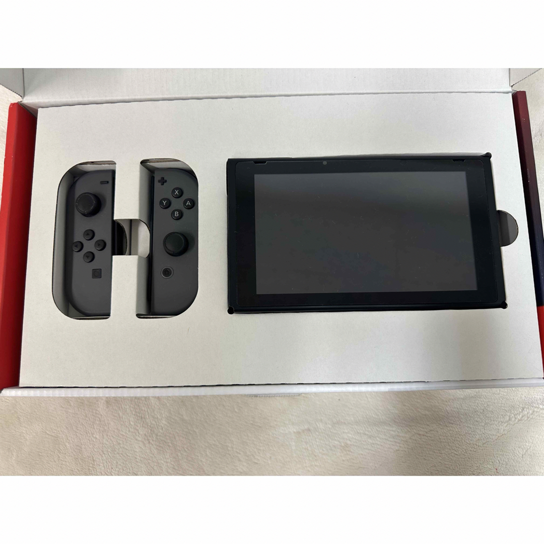 Nintendo Switch(ニンテンドースイッチ)のNintendo Switch Joy-Con(L)/(R) グレー エンタメ/ホビーのゲームソフト/ゲーム機本体(家庭用ゲーム機本体)の商品写真