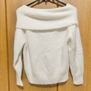 シマムラ(しまむら)のオフショルダー ニット ホワイト 白 冬服 レディース 毛糸 温かい(ニット/セーター)