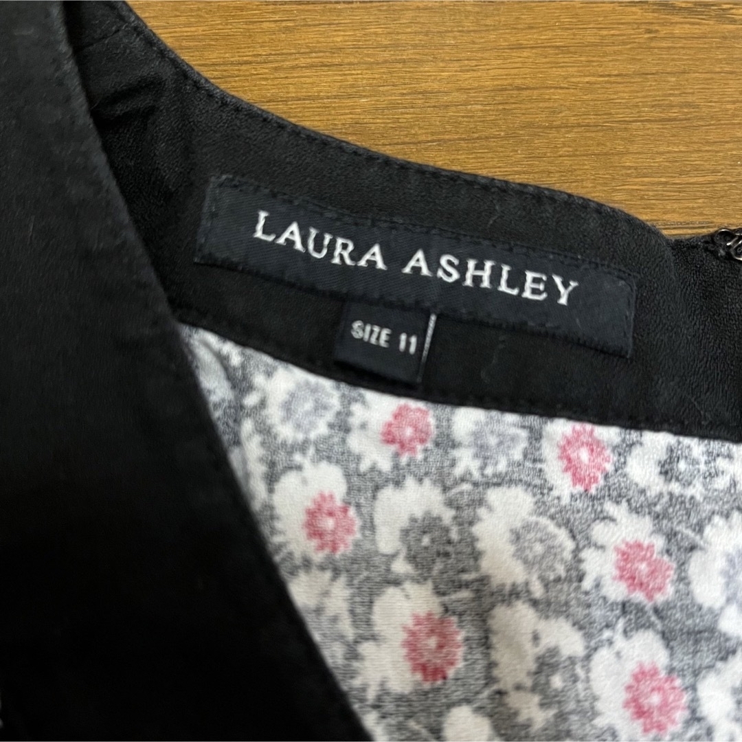 LAURA ASHLEY(ローラアシュレイ)のlaura ashley セットアップ レディースのワンピース(ひざ丈ワンピース)の商品写真