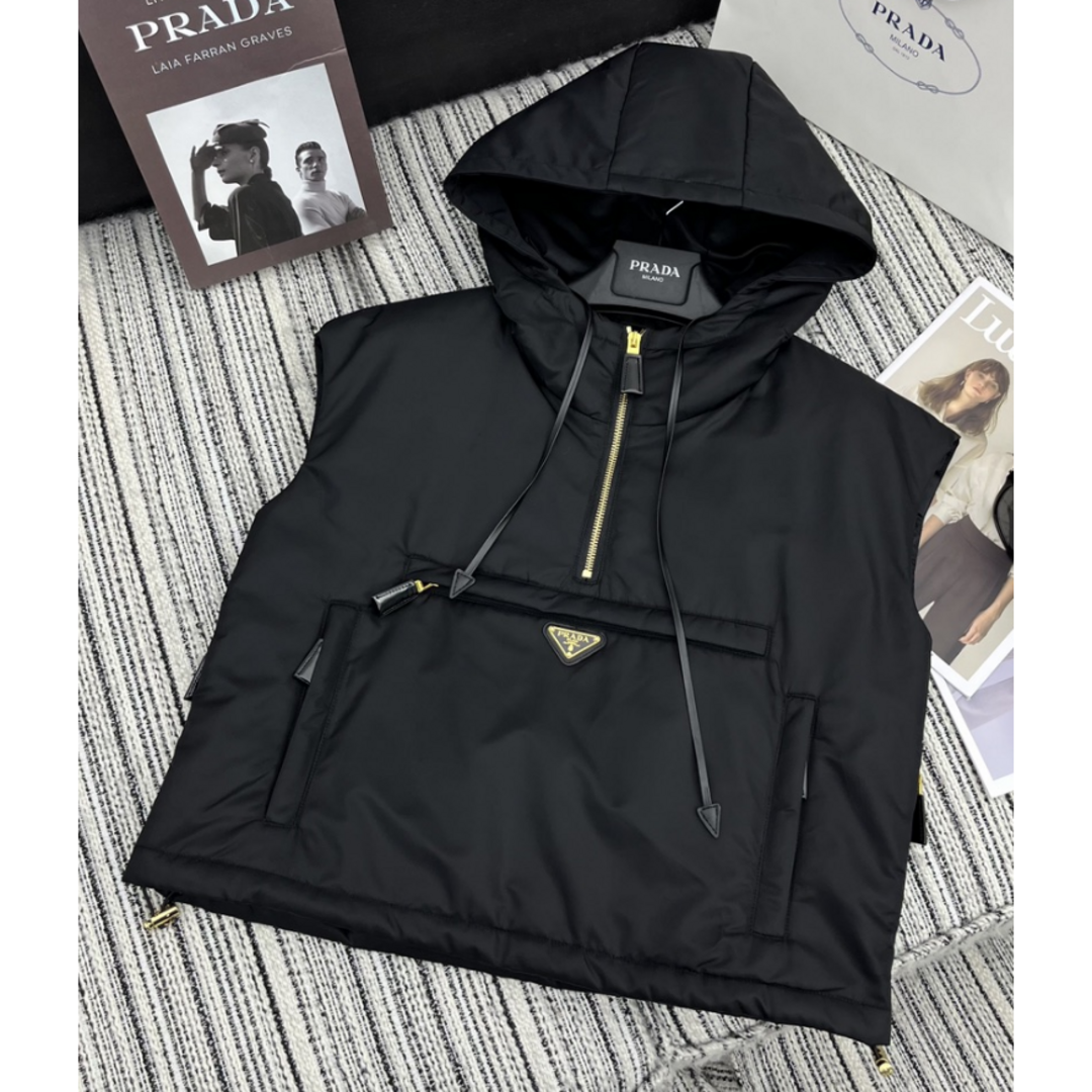 PRADA - 美品 ♡プラダ PRADA♡ 綿入れベストの通販 by ryo-tasusimama