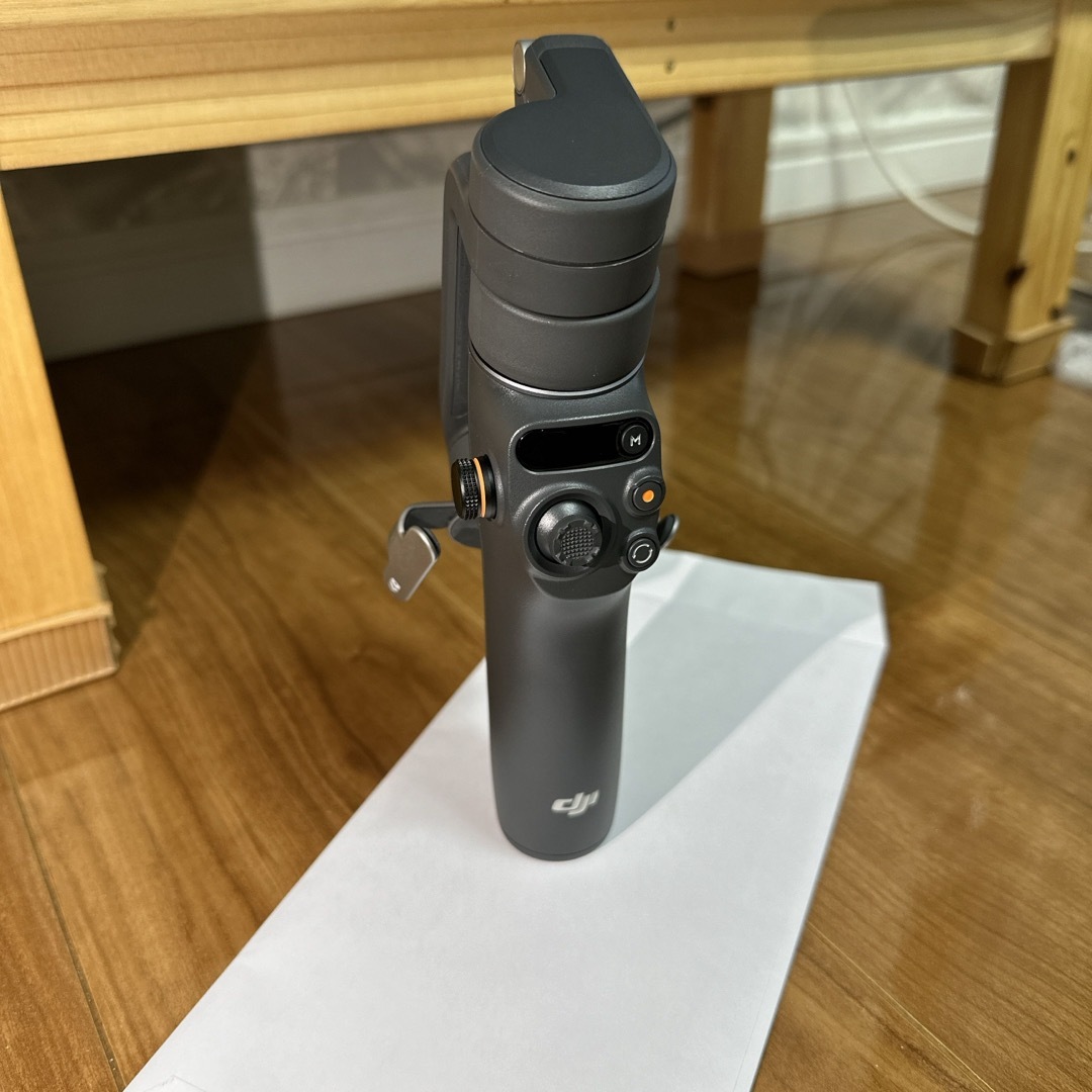 Inspire（DJI）(インスパイア)のDJI Osmo Mobile 6 M06001 スマホ/家電/カメラのスマホアクセサリー(自撮り棒)の商品写真