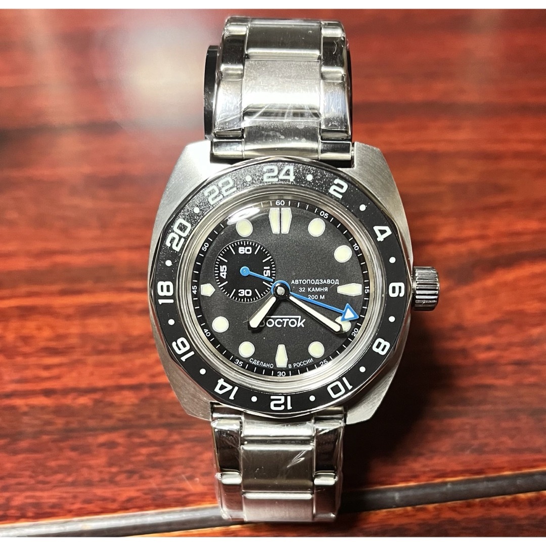 蓄光Vostok(ボストーク) Amphibia ドデカゴンダイバー GMT