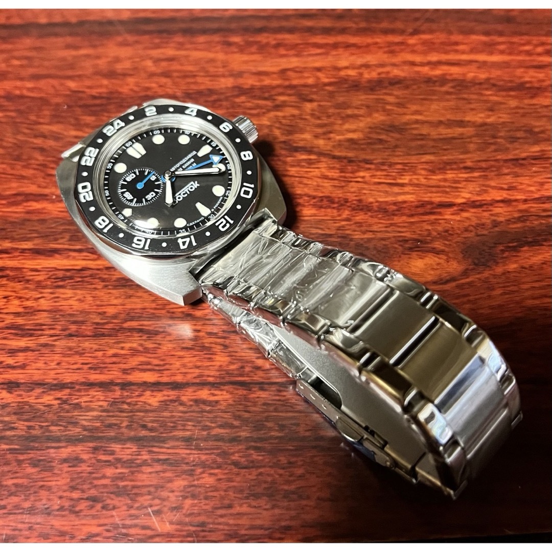 蓄光Vostok(ボストーク) Amphibia ドデカゴンダイバー GMT