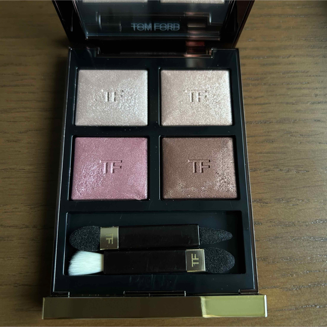 TOM FORD BEAUTY(トムフォードビューティ)のトムフォード アイカラークォード 42A コスメ/美容のベースメイク/化粧品(アイシャドウ)の商品写真