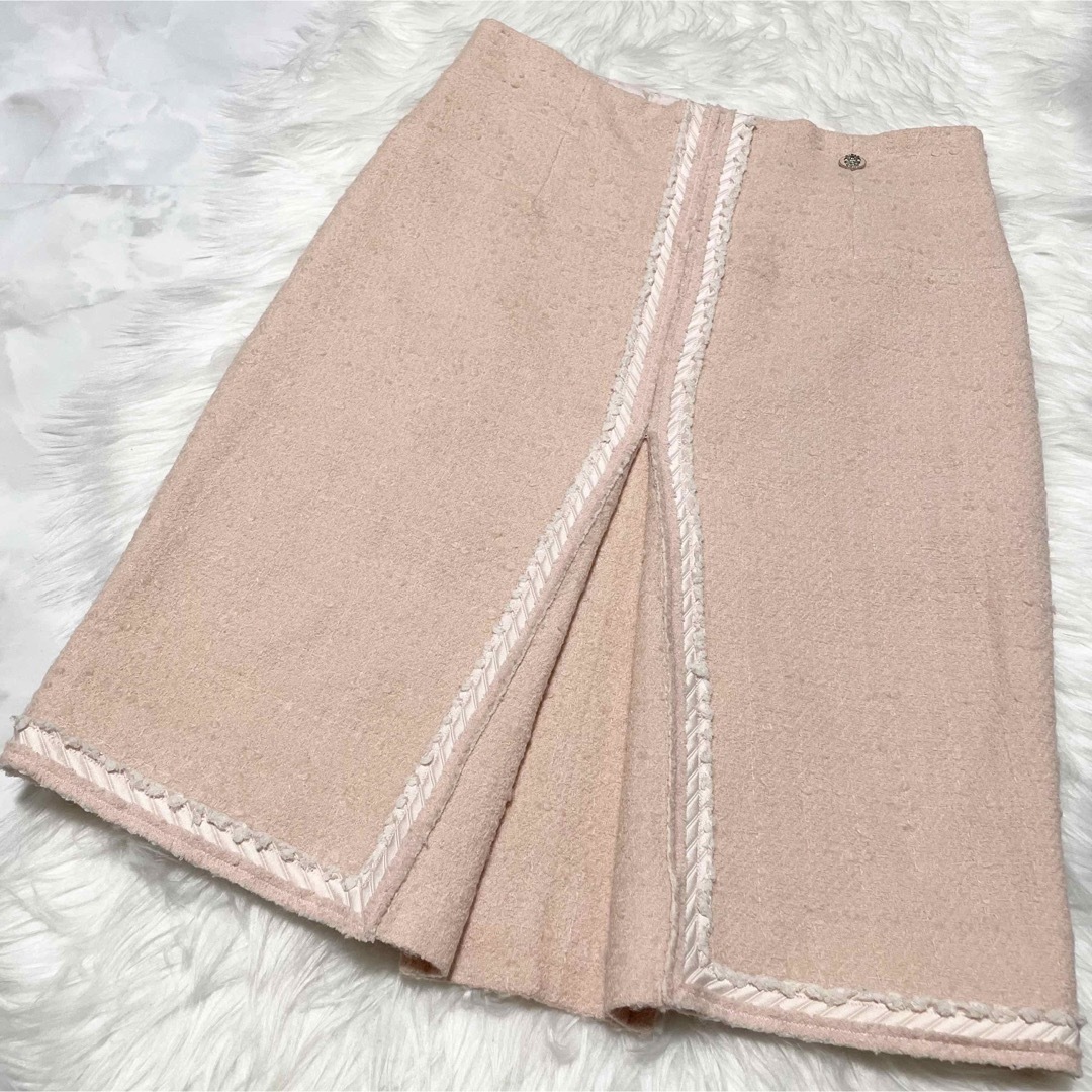 CHANEL(シャネル)の本物 シャネル COCO装飾 パイピング ツイード スカート 38 ピンク系 レディースのスカート(ひざ丈スカート)の商品写真