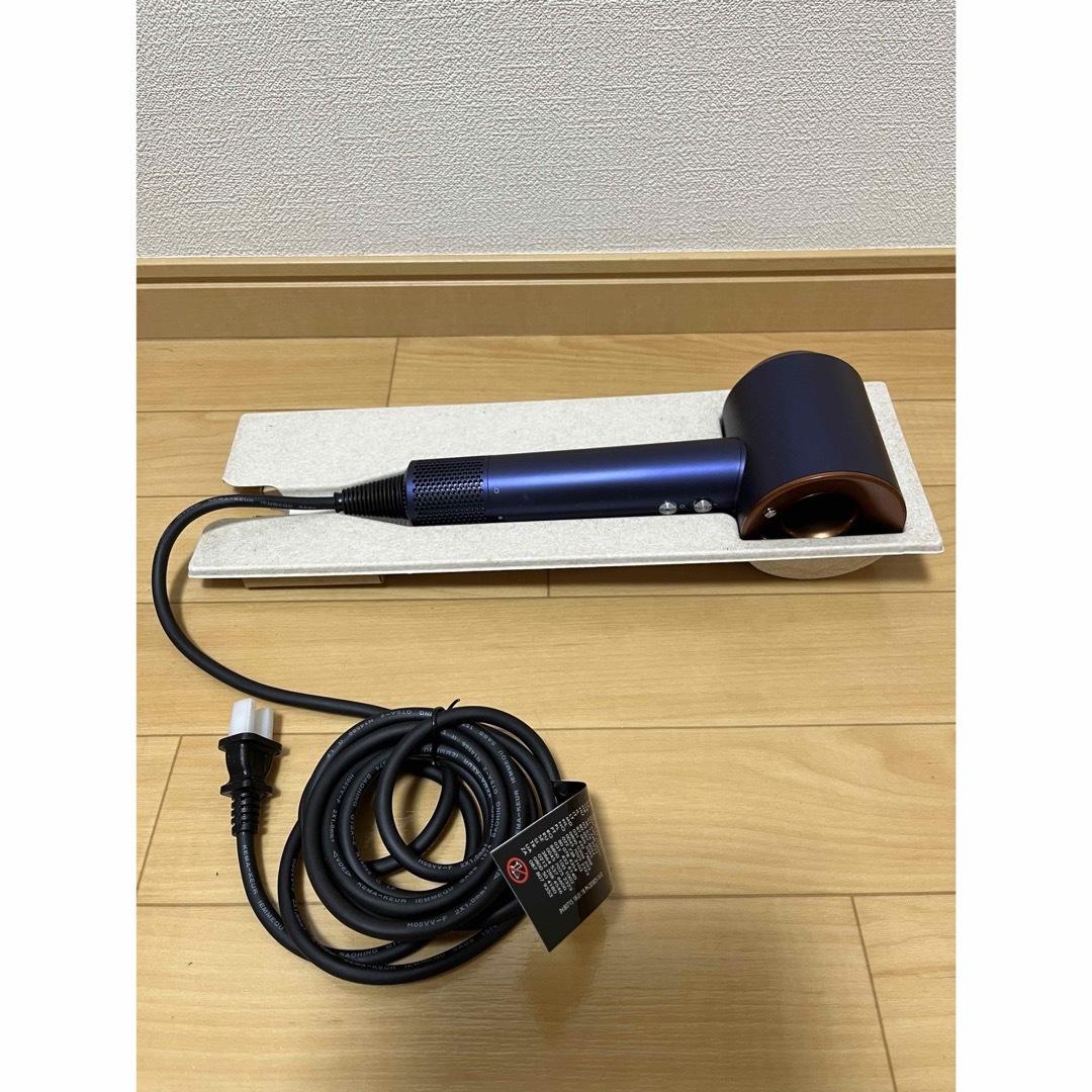 Dyson(ダイソン)のダイソン ドライヤー HD08 [新品] スマホ/家電/カメラの美容/健康(ドライヤー)の商品写真