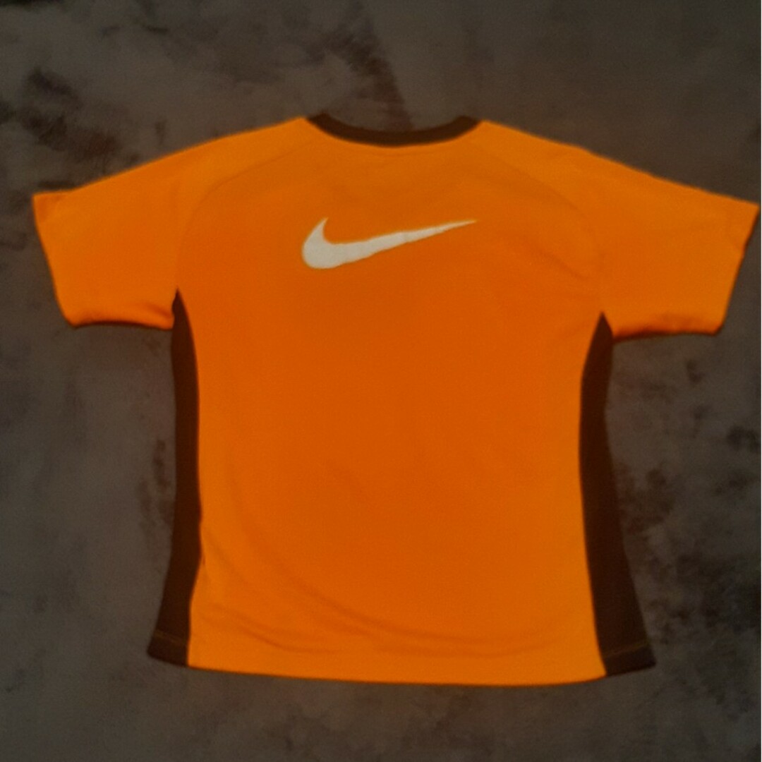 NIKE(ナイキ)のNIKE Tシャツ 140 キッズ/ベビー/マタニティのキッズ服男の子用(90cm~)(Tシャツ/カットソー)の商品写真