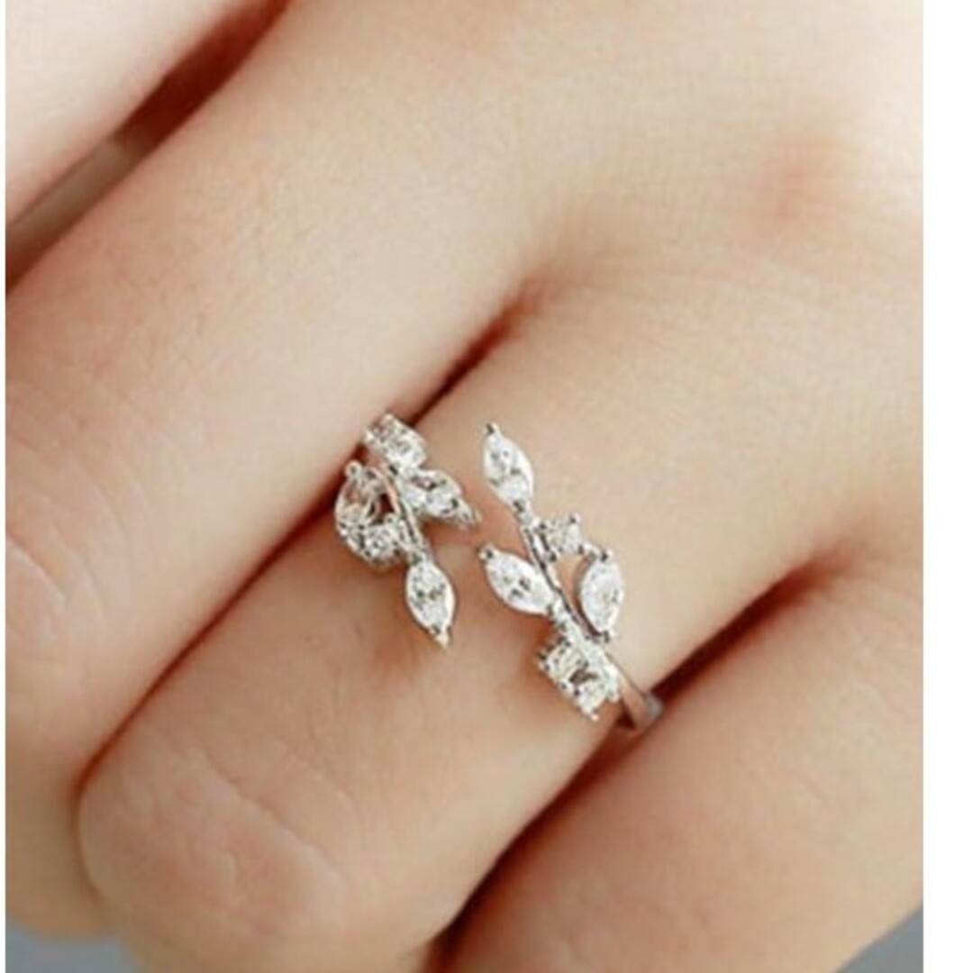 シルバーダイヤモンドクリスタルリング レディースのアクセサリー(リング(指輪))の商品写真