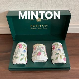 ミントン(MINTON)の未使用　箱入り　ミントン　ハドンホール　塩コショウ　薬味入れ　ソルト＆ペッパー(収納/キッチン雑貨)