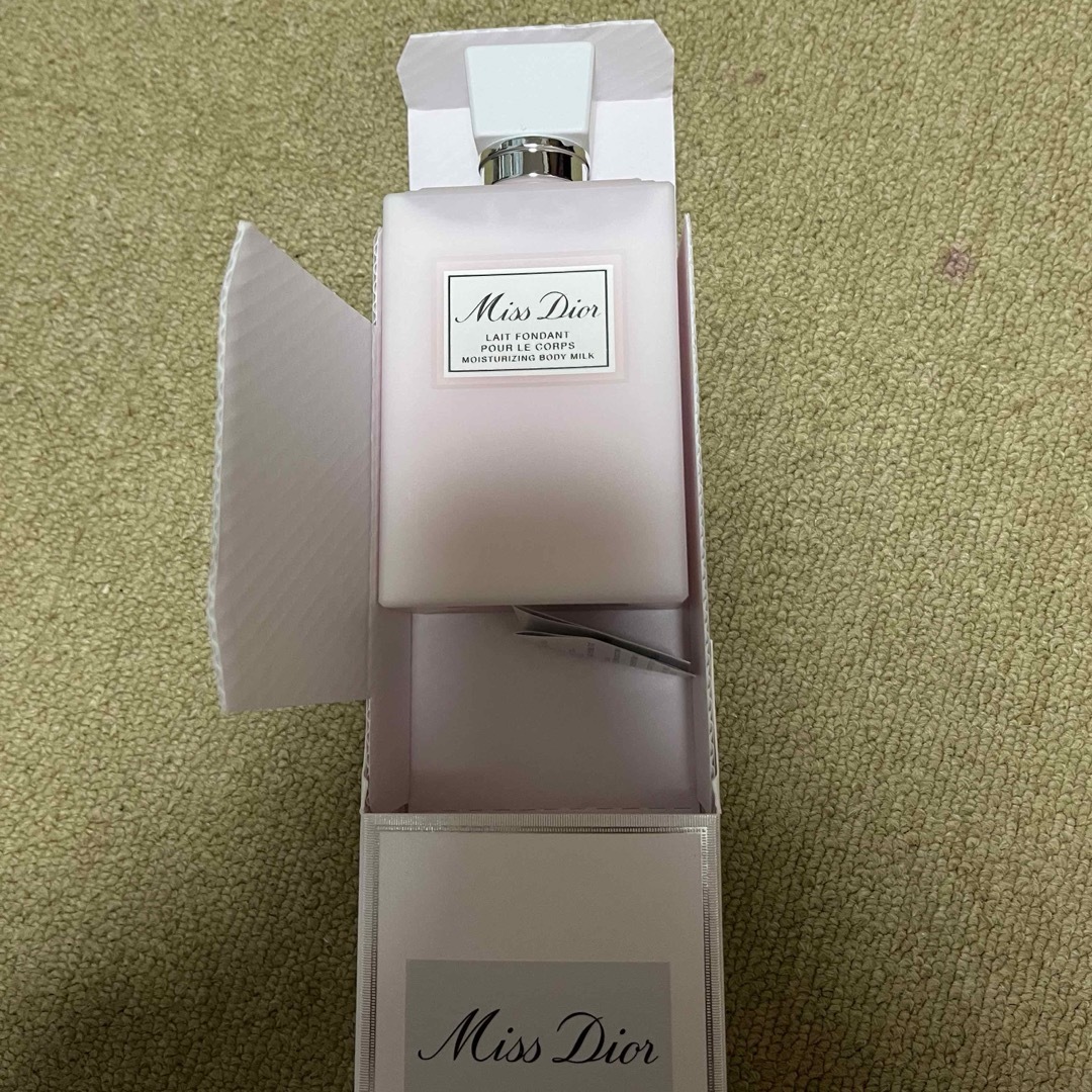 Dior(ディオール)のCHRISTIAN DIOR ミス ディオール ボディミルク 200ml コスメ/美容のボディケア(ボディローション/ミルク)の商品写真