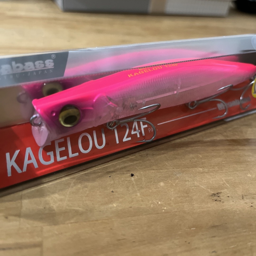 Megabass(メガバス)のカゲロウ124F GP PINK BACK  スポーツ/アウトドアのフィッシング(ルアー用品)の商品写真