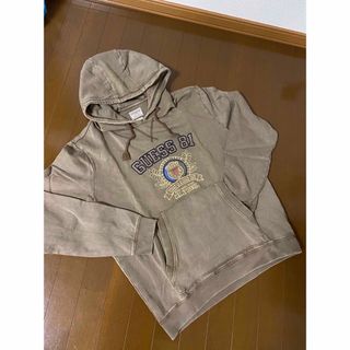 ゲス(GUESS)のGUESS メンズパーカー　Mサイズ　美品(パーカー)