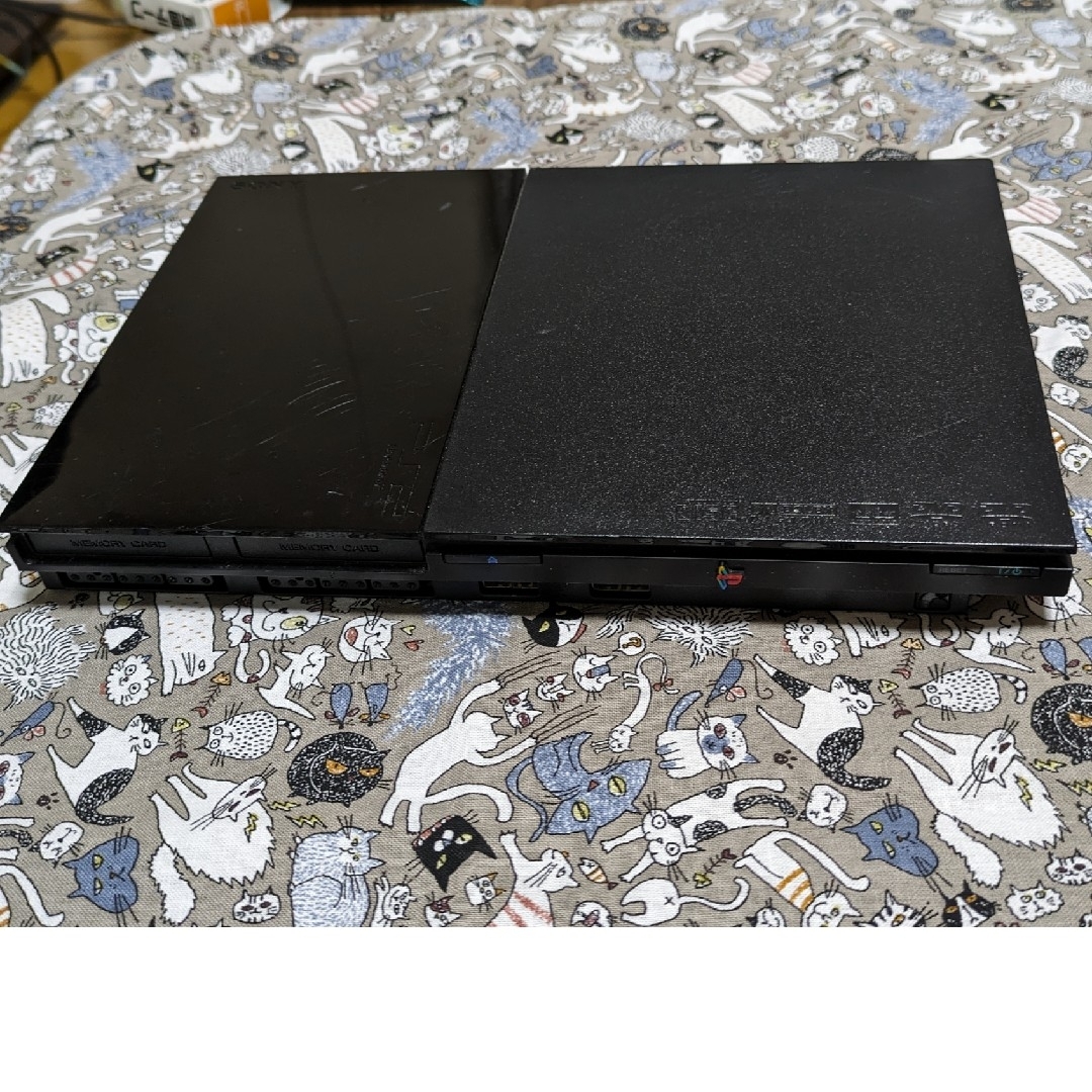 PlayStation2(プレイステーション2)のPlayStation2　SCPH-90000 エンタメ/ホビーのゲームソフト/ゲーム機本体(家庭用ゲーム機本体)の商品写真