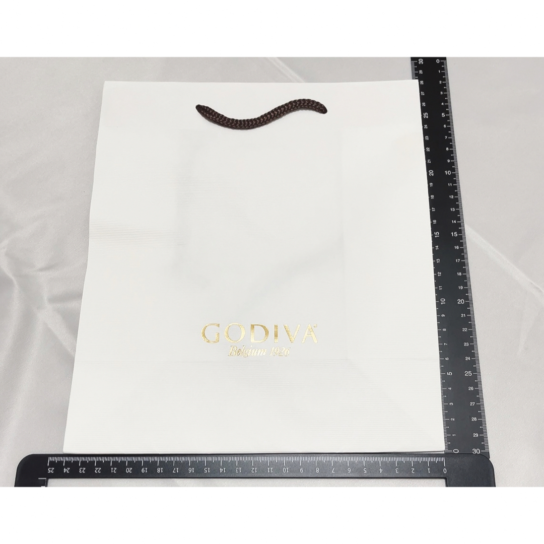 GODIVA(ゴディバ)のゴディバ　ショッパーバッグ /紙袋　小・大サイズ 8枚セット レディースのバッグ(ショップ袋)の商品写真