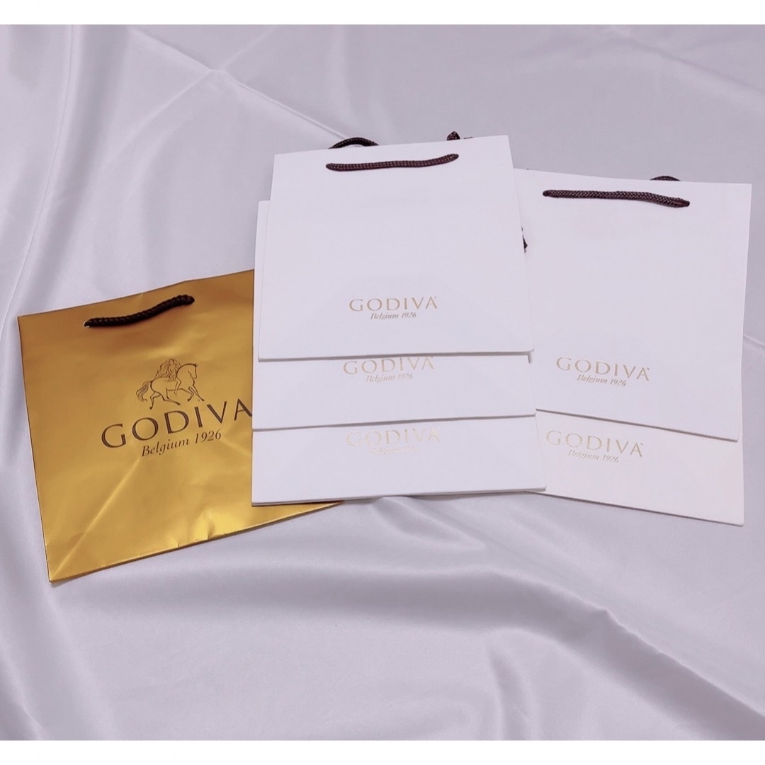 GODIVA(ゴディバ)のGODIVA  ショッパーバッグ /紙袋　中サイズ 6枚セット レディースのバッグ(ショップ袋)の商品写真