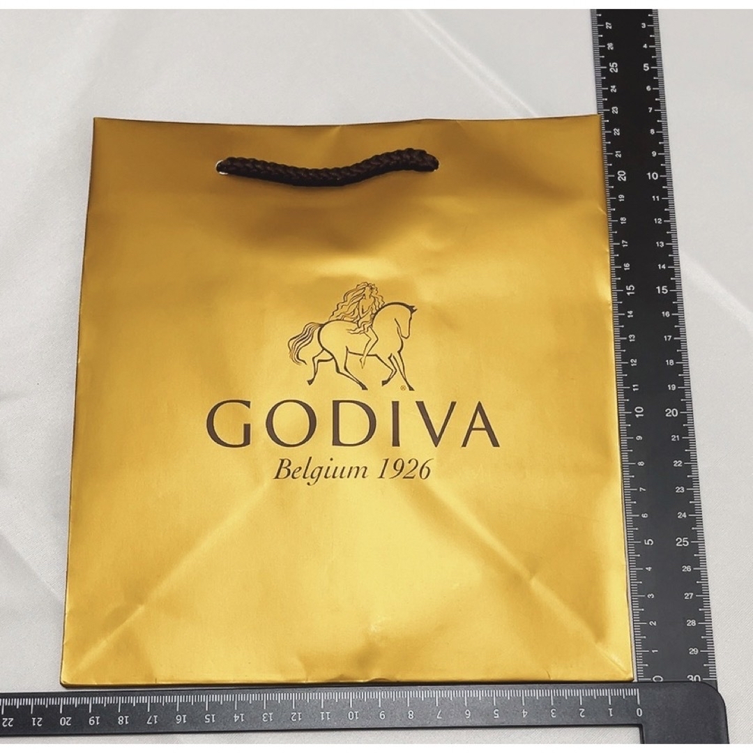 GODIVA(ゴディバ)のGODIVA  ショッパーバッグ /紙袋　中サイズ 6枚セット レディースのバッグ(ショップ袋)の商品写真