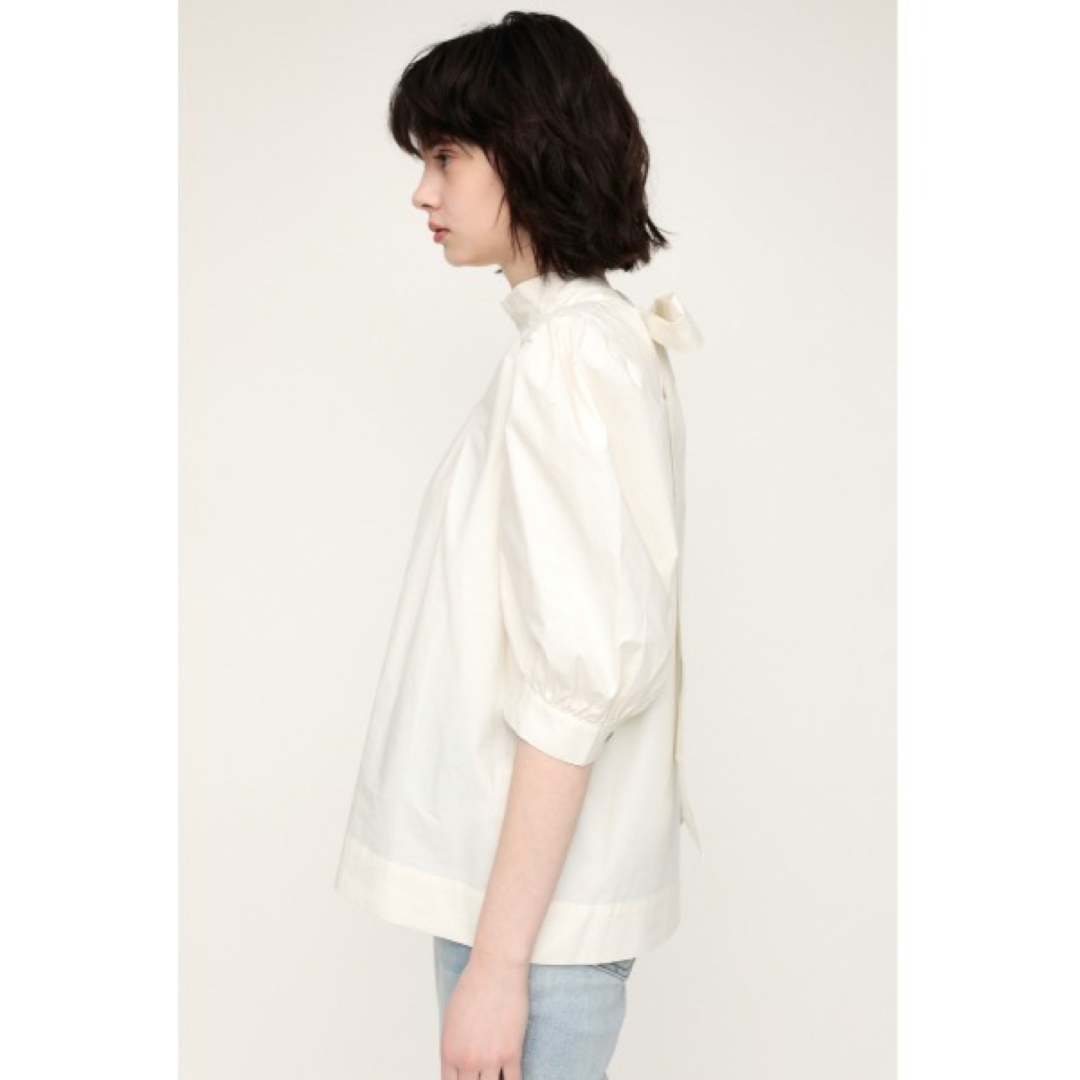 SLY(スライ)のBACK OPEN RIBBON BLOUSE バックオープン リボン ブラウス レディースのトップス(シャツ/ブラウス(半袖/袖なし))の商品写真