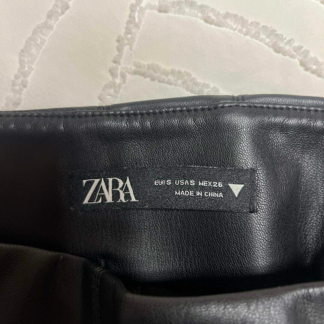 ZARA(ザラ)の新品未使用　ZARAレザースカート レディースのスカート(ミニスカート)の商品写真