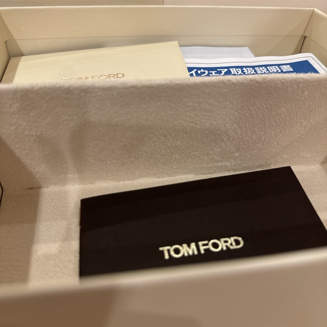 TOM FORD(トムフォード)の美品トムフォード　サングラスセット　空箱 レディースのバッグ(ショップ袋)の商品写真