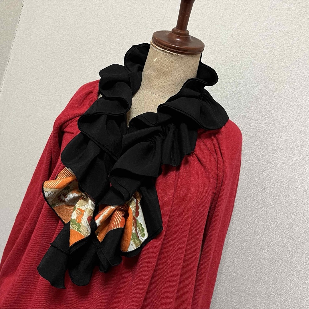 着物リメイク　黒留袖　ダブルフリルストール　オレンジ系　くるくるマフラー　KS5 ハンドメイドのファッション小物(マフラー/ストール)の商品写真