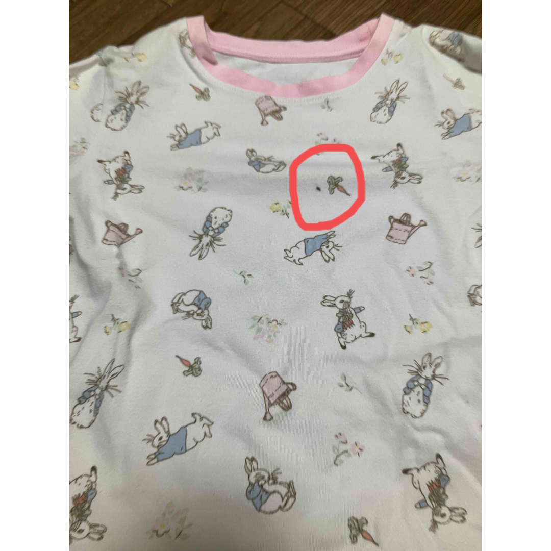 UNIQLO(ユニクロ)のピーターラビット　パジャマ キッズ/ベビー/マタニティのキッズ服女の子用(90cm~)(パジャマ)の商品写真