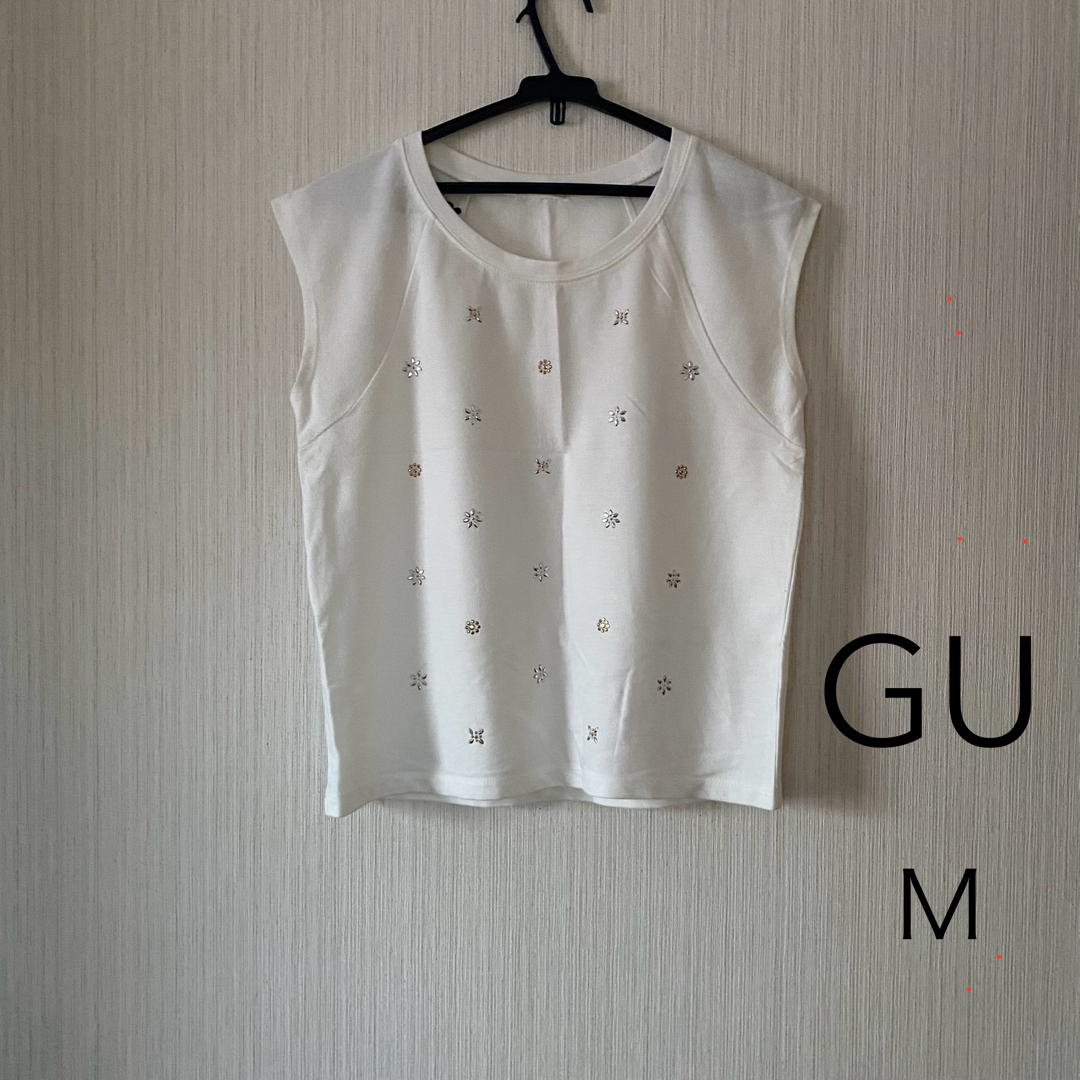 GU(ジーユー)のGU ジーユー ビジュートップス　ノースリーブ　白　ホワイト　Mサイズ レディースのトップス(カットソー(半袖/袖なし))の商品写真