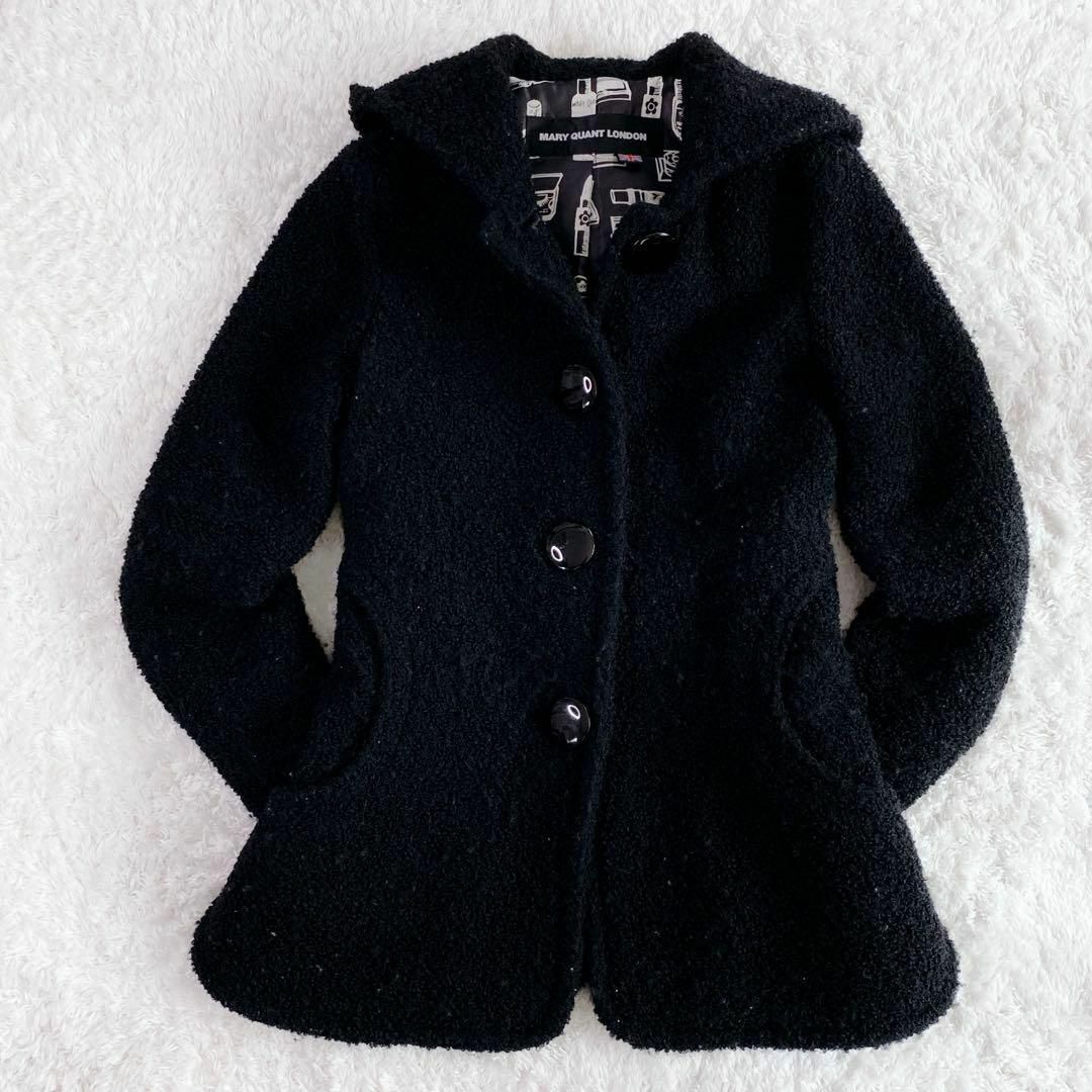 MARY QUANT(マリークワント)の日本製 マリークワント コート ウール デイジー ブラック コスメ 総柄 M レディースのジャケット/アウター(ニットコート)の商品写真