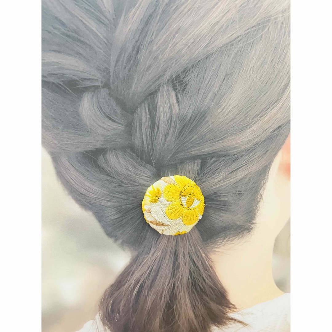 ≪ハンドメイド≫ インド刺繍　ヘアゴム レディースのヘアアクセサリー(ヘアゴム/シュシュ)の商品写真