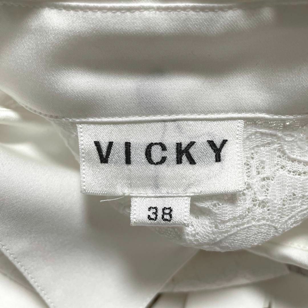 VICKY(ビッキー)のst195 VICKY トップス 長袖 レース ゴールドボタン オシャレ 上品 レディースのトップス(カットソー(長袖/七分))の商品写真