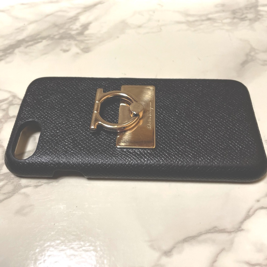 Salvatore Ferragamo(サルヴァトーレフェラガモ)のフェラガモ　iPhoneケース　iPhone 7.8.SEケース　スマホケース スマホ/家電/カメラのスマホアクセサリー(iPhoneケース)の商品写真