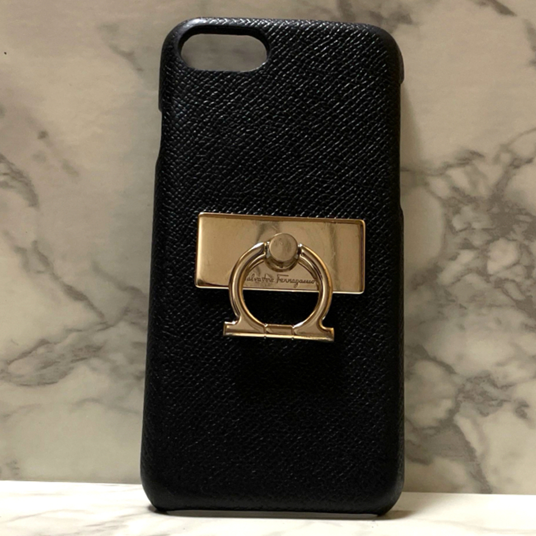 Salvatore Ferragamo(サルヴァトーレフェラガモ)のフェラガモ　iPhoneケース　iPhone 7.8.SEケース　スマホケース スマホ/家電/カメラのスマホアクセサリー(iPhoneケース)の商品写真