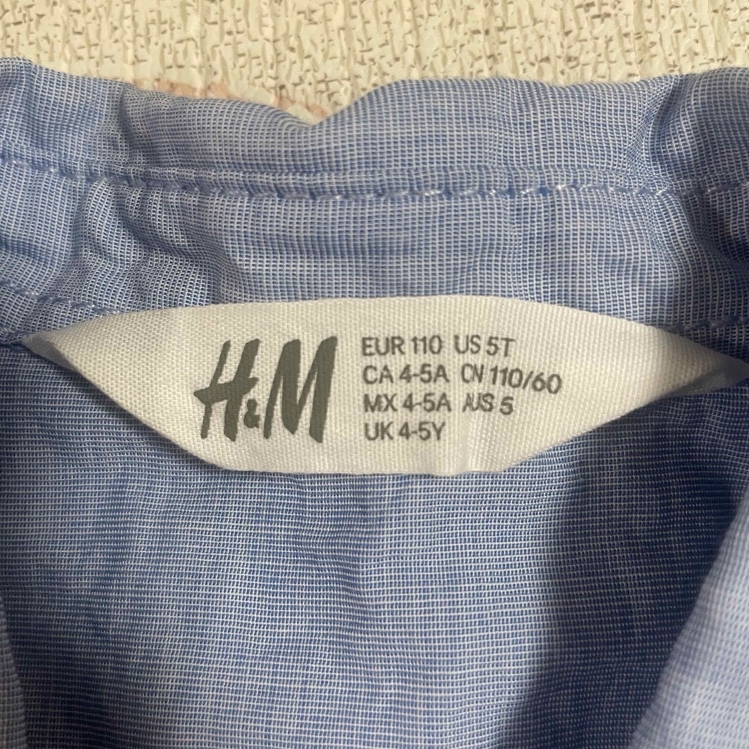 H&M(エイチアンドエム)のH&M キッズ 半袖シャツ オケージョン 結婚式など キッズ/ベビー/マタニティのキッズ服男の子用(90cm~)(ブラウス)の商品写真