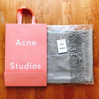 レディース本日中値下げAcne Studios オーバーサイズフリンジウールスカーフ