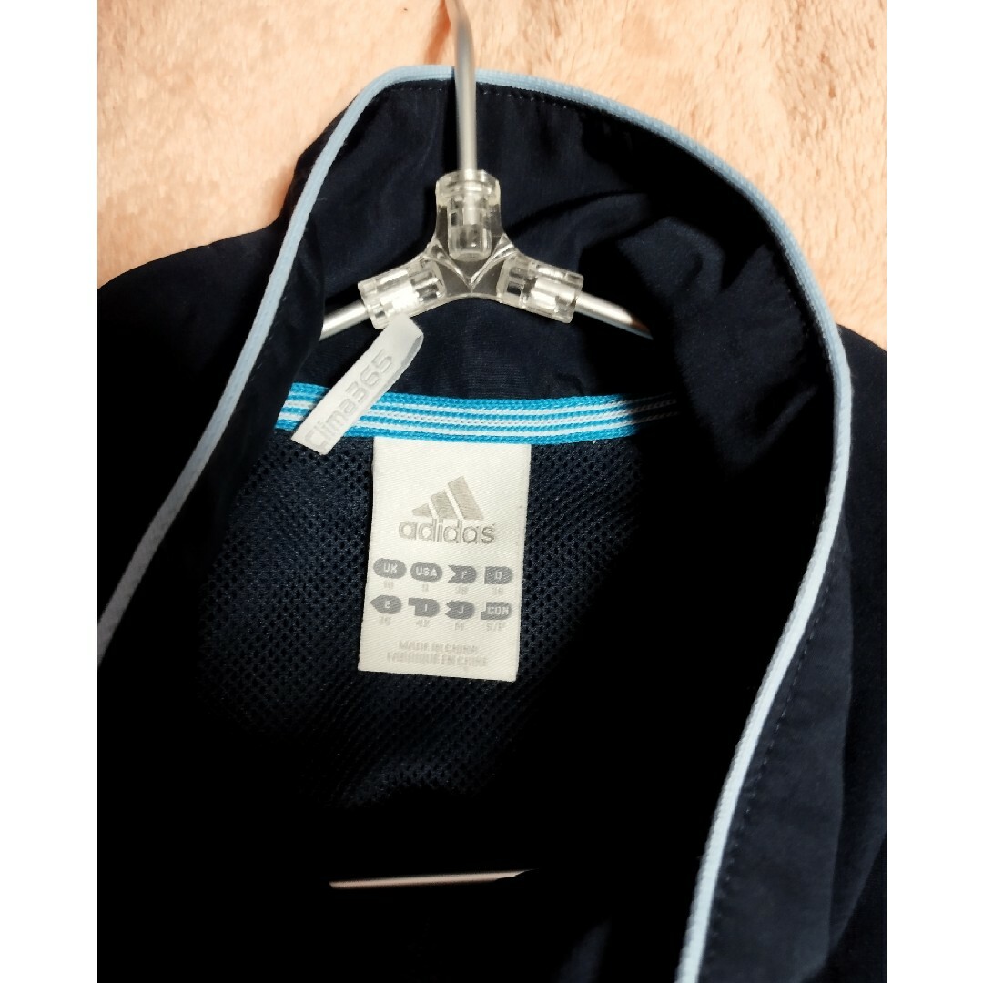 adidas(アディダス)のウインドブレーカー レディースのジャケット/アウター(ナイロンジャケット)の商品写真