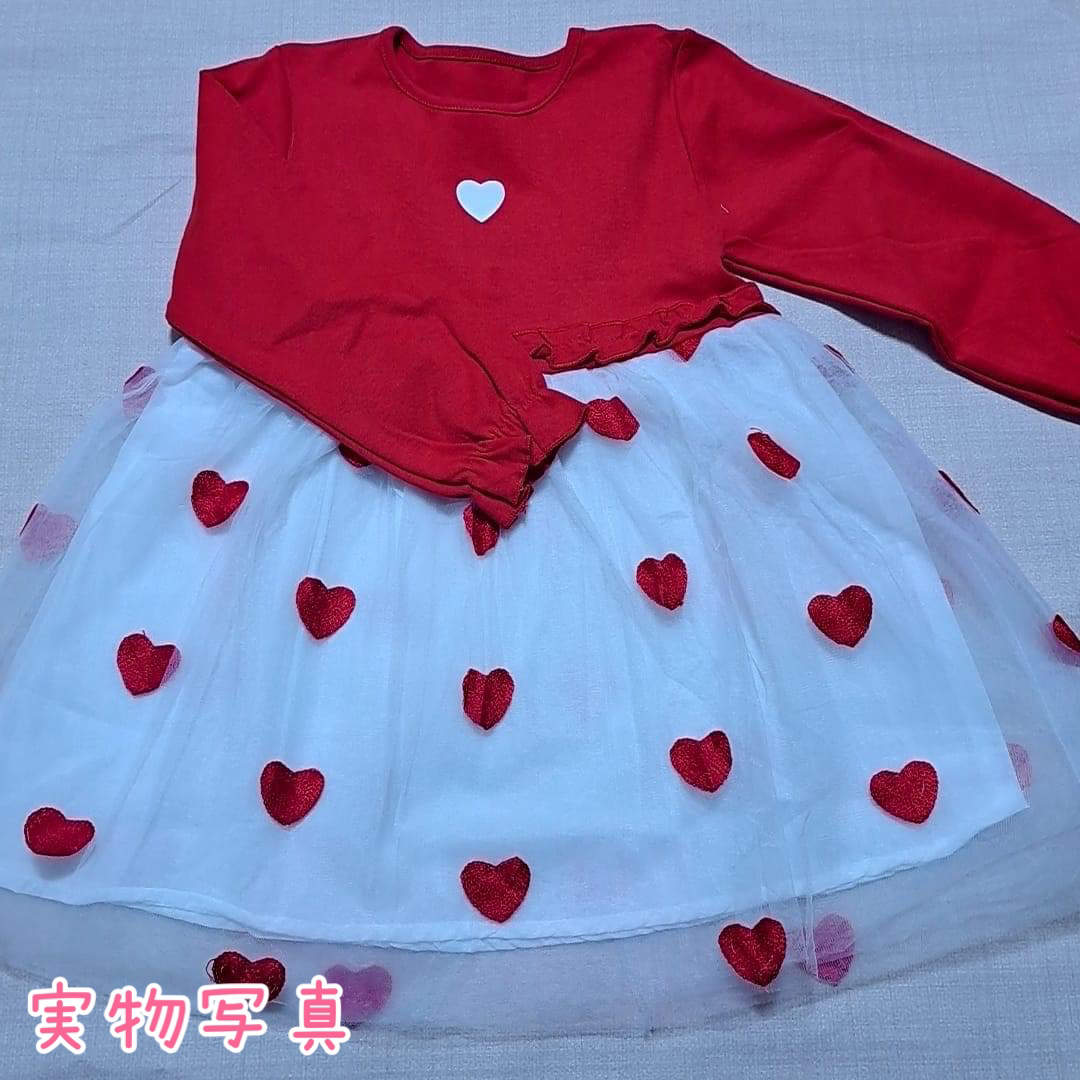 120　長袖　ワンピース　ドレス　ハート柄　レッド　女の子　クリスマス キッズ/ベビー/マタニティのキッズ服女の子用(90cm~)(ワンピース)の商品写真