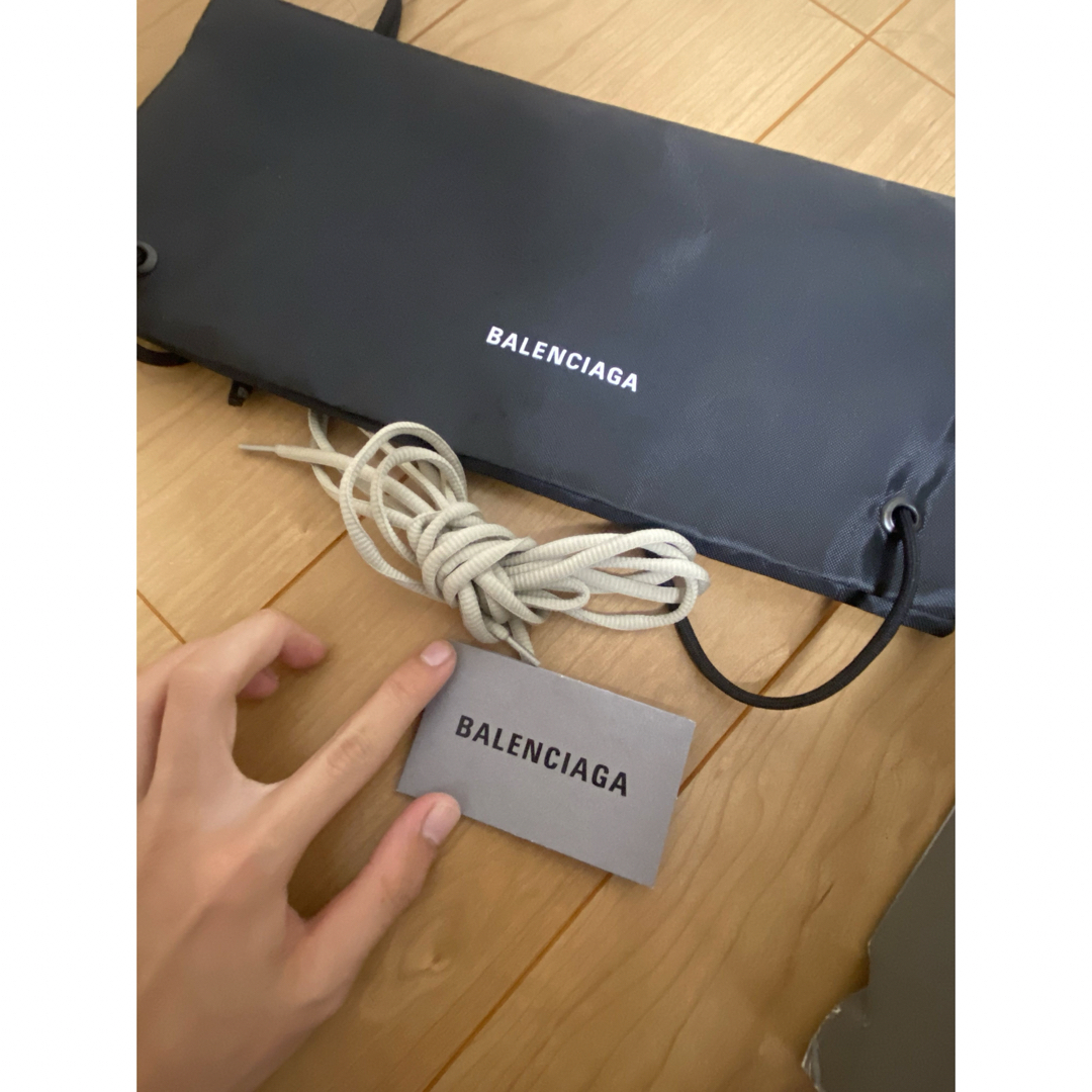 balenciaga ディフェンダー 41 balenciaga ディフェンダー 41