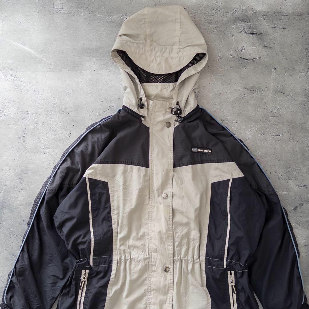 UMBRO - 訳あり UMBRO アンブロ ナイロンジャケット 90s テック系 y2k