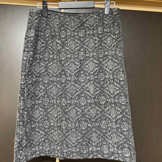 イネドエルサイズ(INED L)のイネド  １３号　柄スカート　美品(ひざ丈スカート)