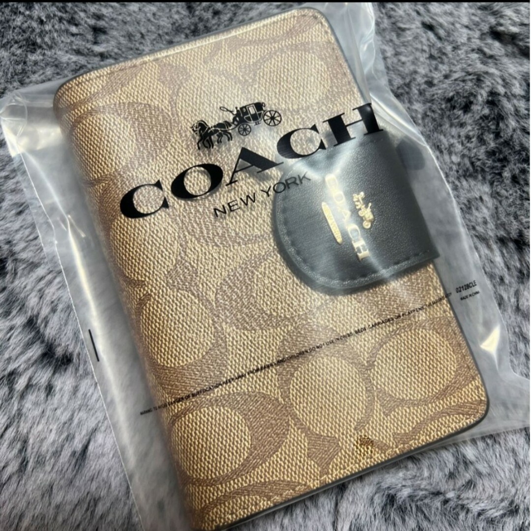 COACH - 新品 COACH 二つ折り財布 シグネチャー 小銭入れ有 ベージュの